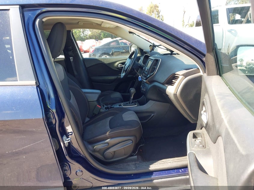 2016 JEEP CHEROKEE auction photo 5