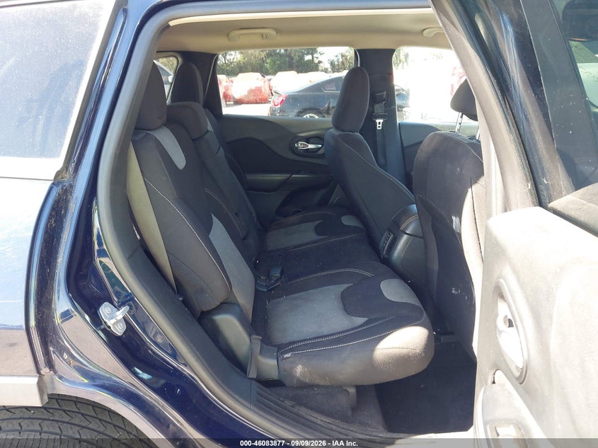 2016 JEEP CHEROKEE auction photo 8
