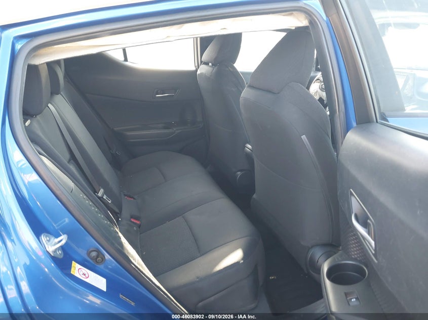 TOYOTA C-HR - zdjęcie 8