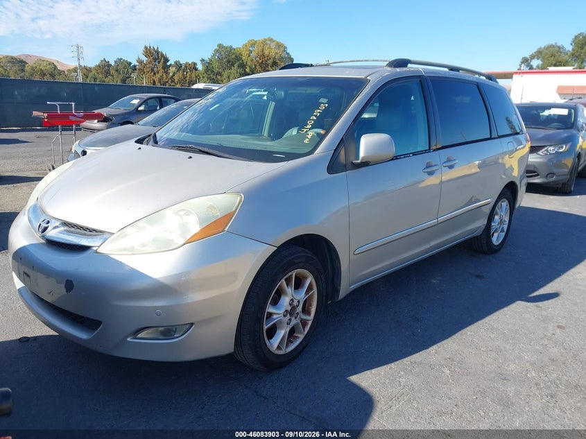 2006 TOYOTA SIENNA auction photo 2