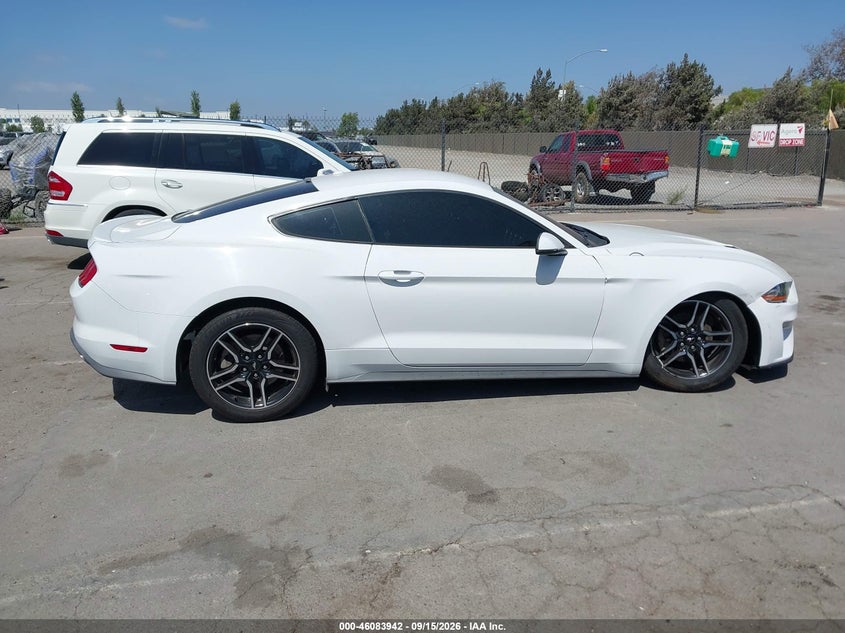 FORD MUSTANG - zdjęcie 13