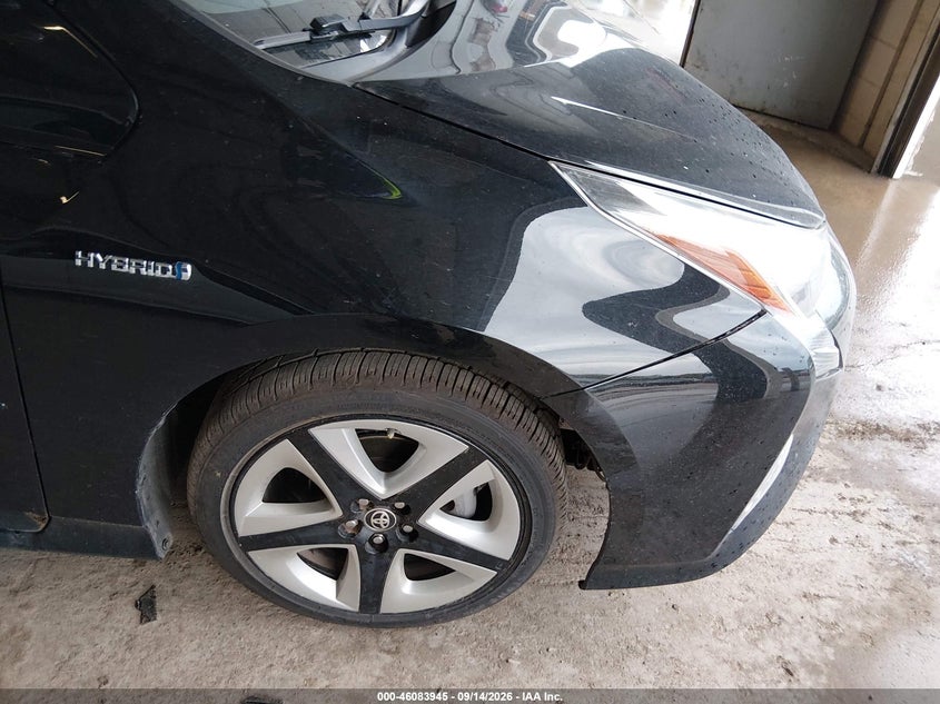 2016 TOYOTA PRIUS auction photo 6