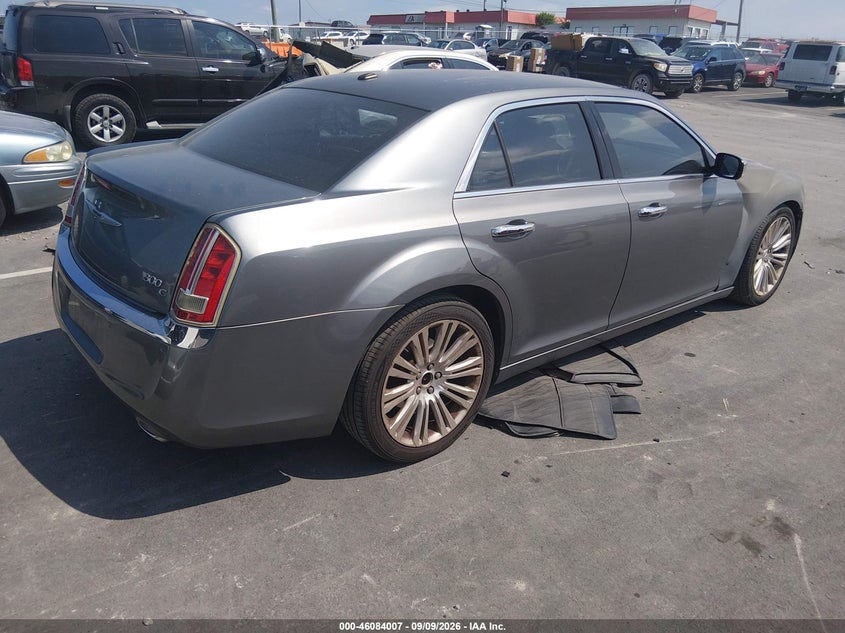 2011 CHRYSLER 300C auction photo 4