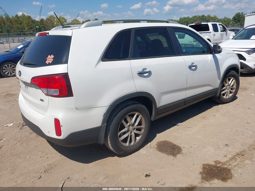 2015 KIA SORENTO auction photo 4