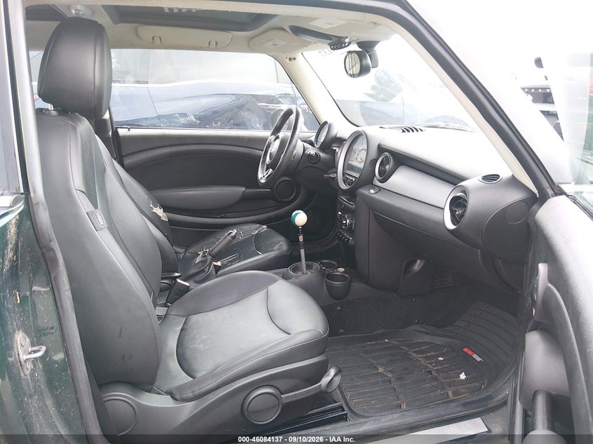 2012 MINI COOPER auction photo 5