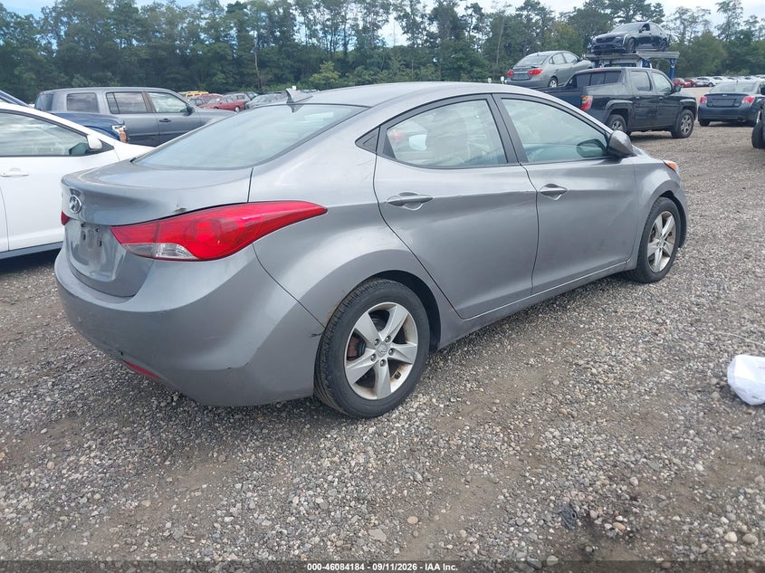 2011 HYUNDAI ELANTRA auction photo 4