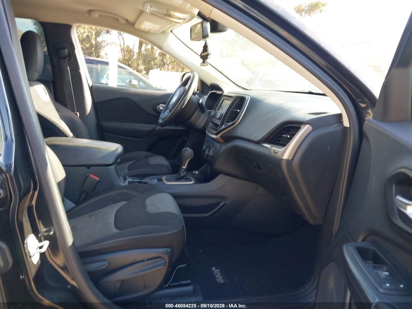 2015 JEEP CHEROKEE auction photo 5