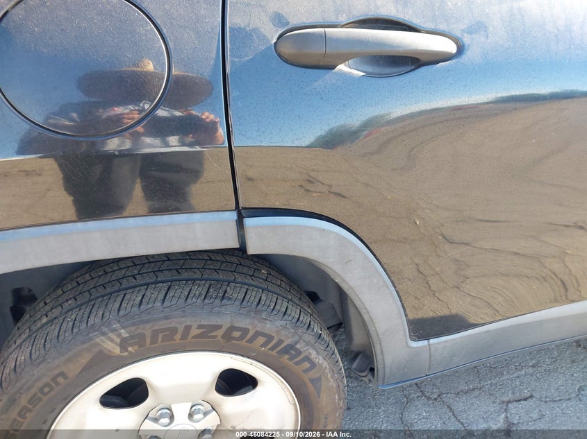 2015 JEEP CHEROKEE auction photo 6