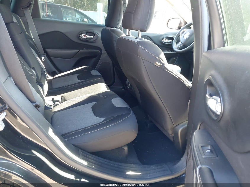 2015 JEEP CHEROKEE auction photo 8