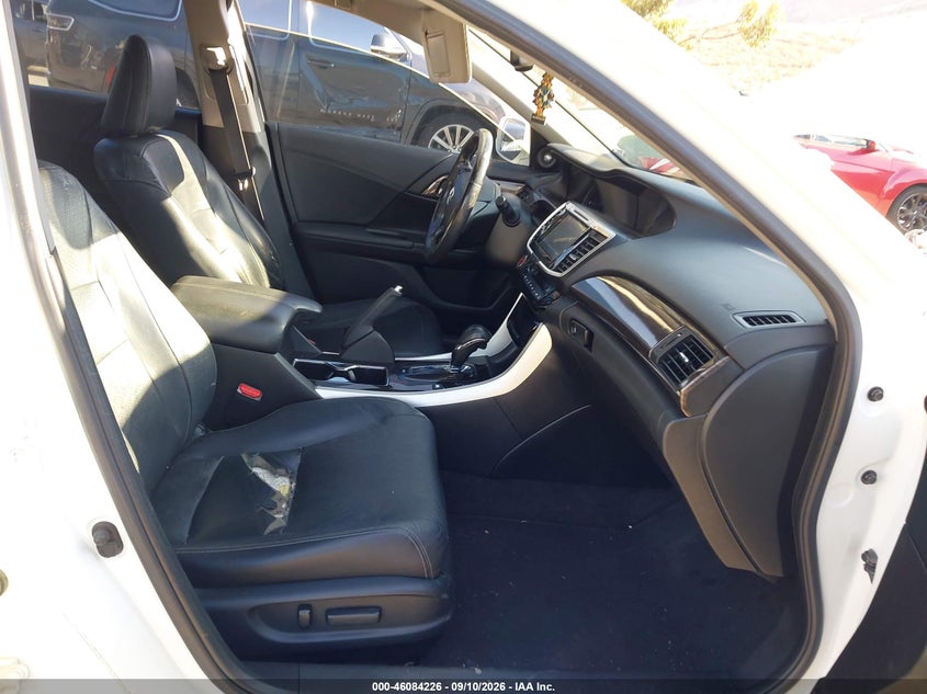 2017 HONDA ACCORD HYBRID auction photo 5