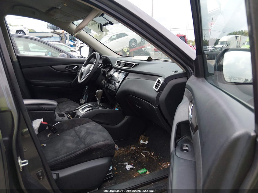 2015 NISSAN ROGUE auction photo 5