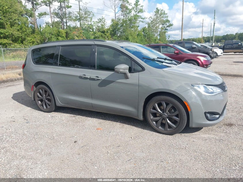 2020 CHRYSLER PACIFICA auction photo 1