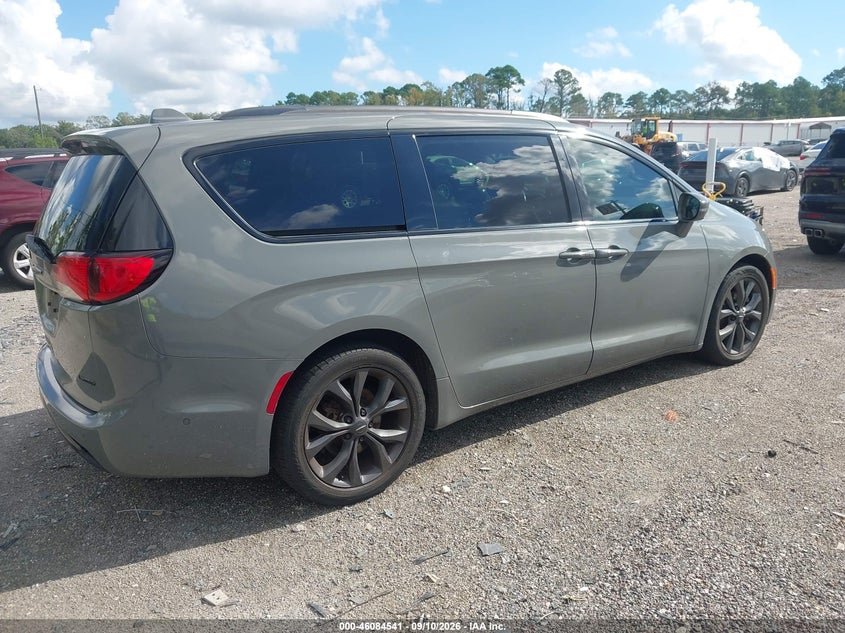 2020 CHRYSLER PACIFICA auction photo 4