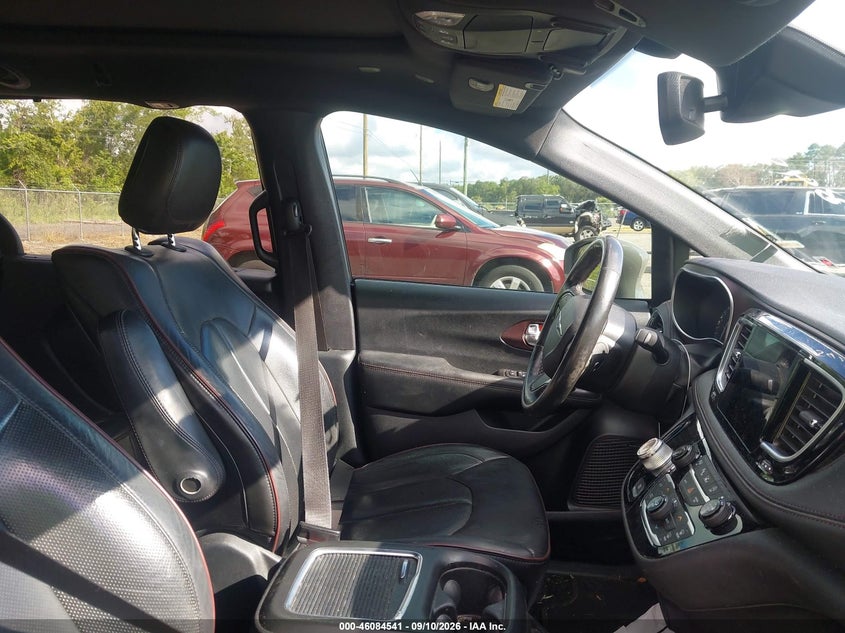 2020 CHRYSLER PACIFICA auction photo 5