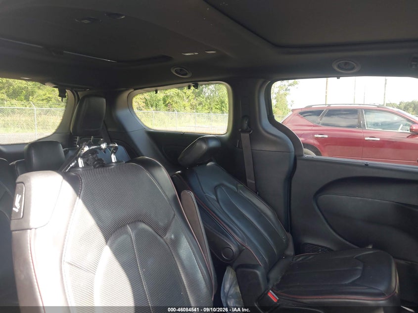 2020 CHRYSLER PACIFICA auction photo 8
