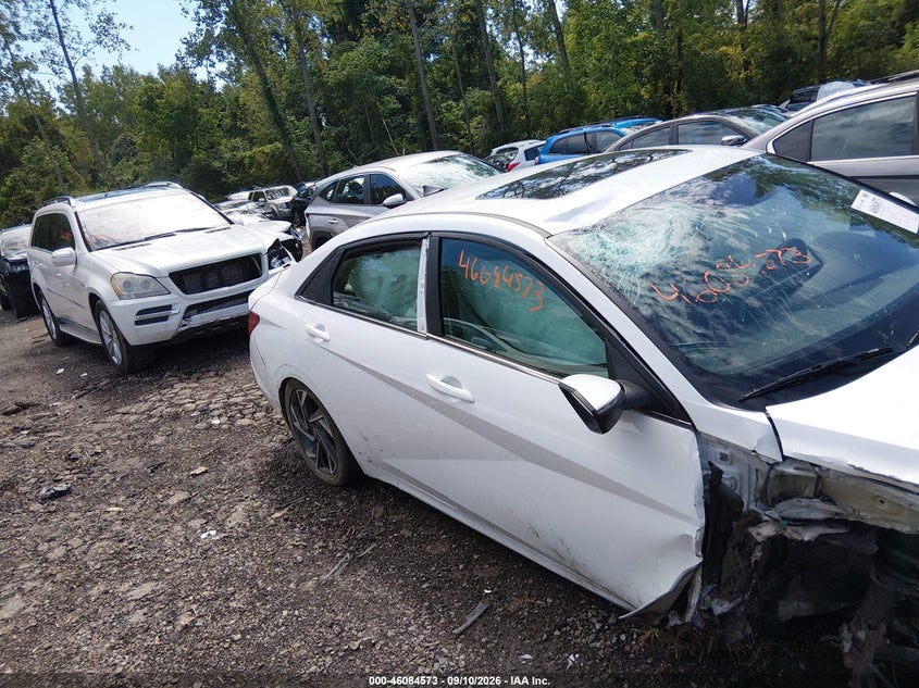 2024 HYUNDAI ELANTRA HYBRID LIMITED · Фото 13