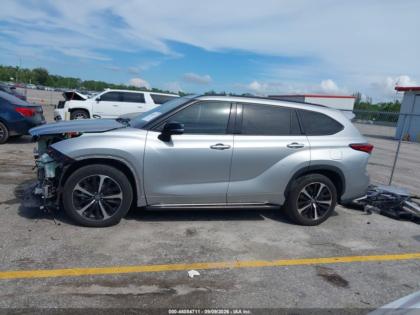 TOYOTA HIGHLANDER - zdjęcie 14