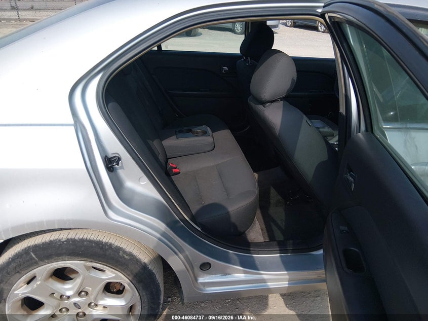 2011 FORD FUSION auction photo 8