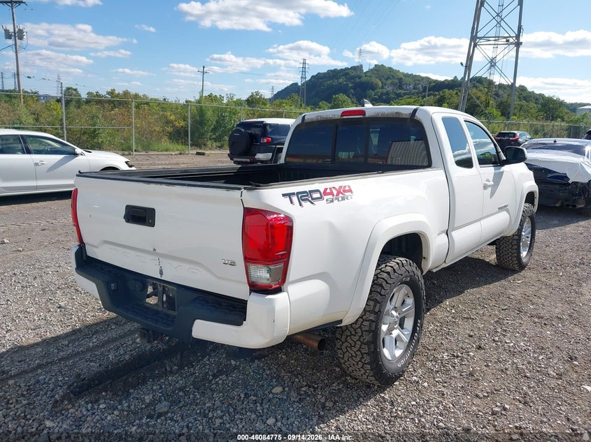 2017 TOYOTA TACOMA auction photo 4