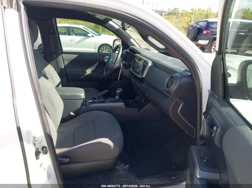 2017 TOYOTA TACOMA auction photo 5