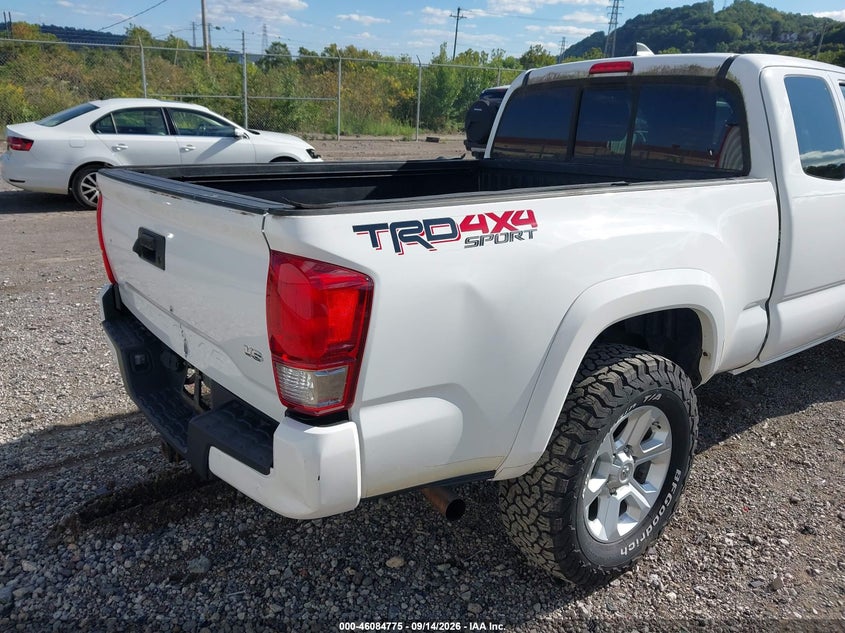 2017 TOYOTA TACOMA auction photo 6