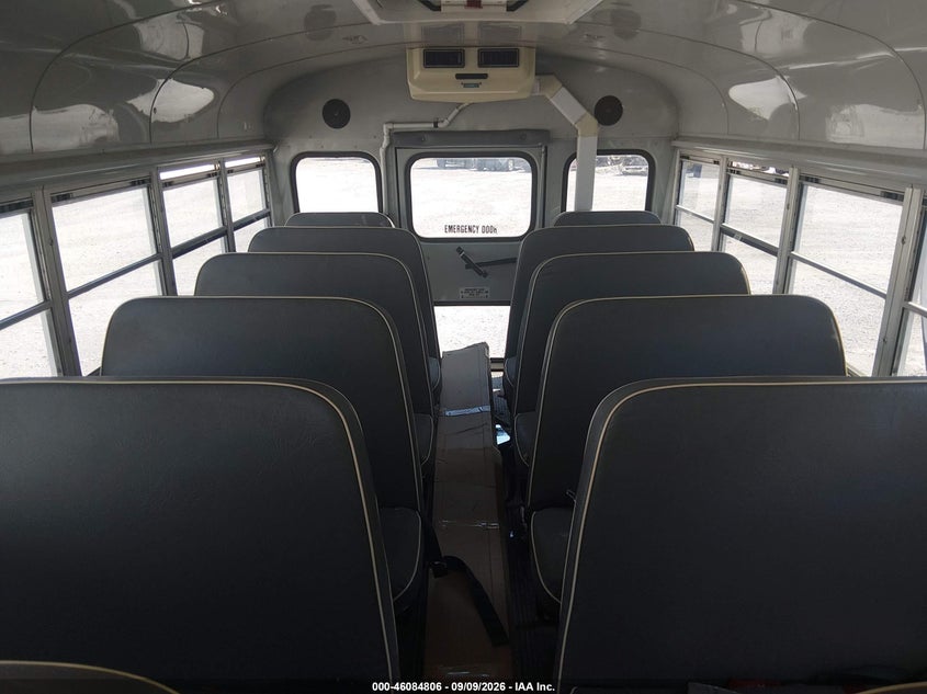 2000 CHEVROLET EXPRESS COMM CUTAWAY auction photo 6
