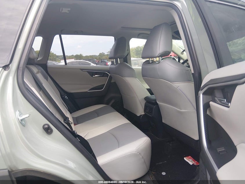 TOYOTA RAV4 - zdjęcie 8