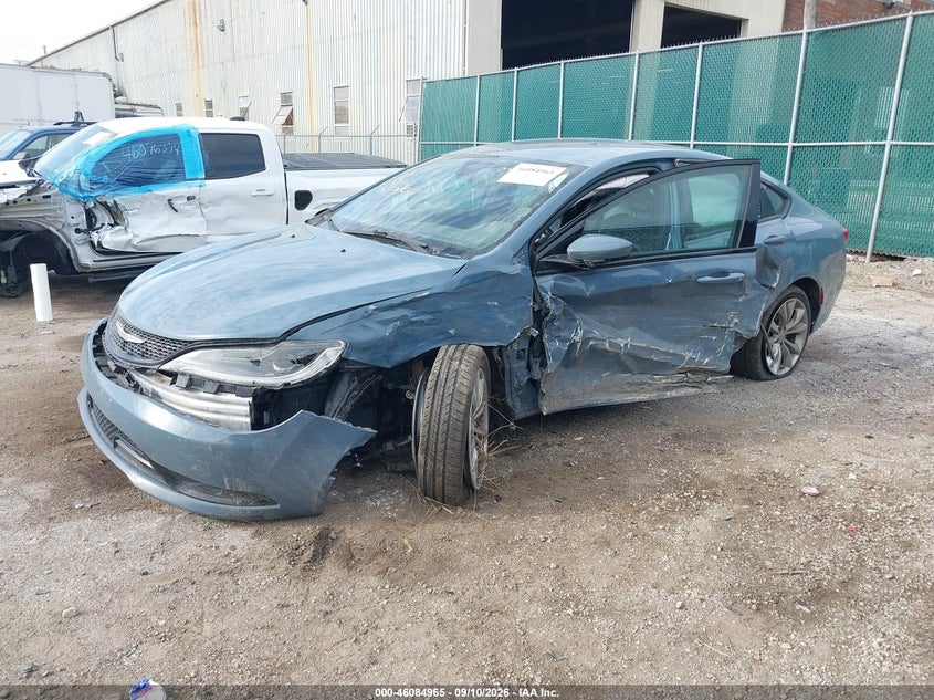 2015 Chrysler 200, Left Front, IAAI, VIN 1C3CCCDG0FN644434 — photo 2