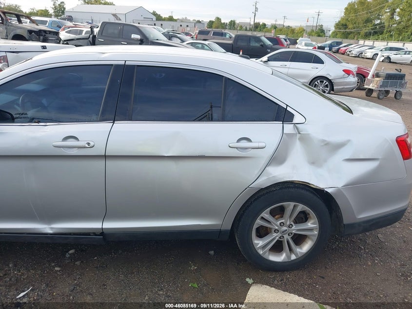 2013 FORD TAURUS SEL · Photo 6