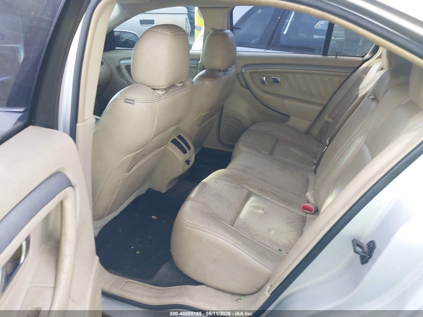 2013 FORD TAURUS SEL · Photo 8