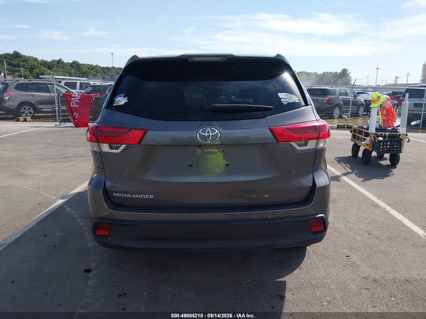 TOYOTA HIGHLANDER - zdjęcie 17