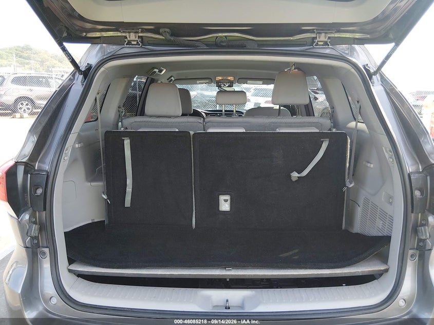 TOYOTA HIGHLANDER - zdjęcie 18