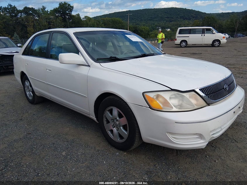 2000 TOYOTA AVALON auction photo 1
