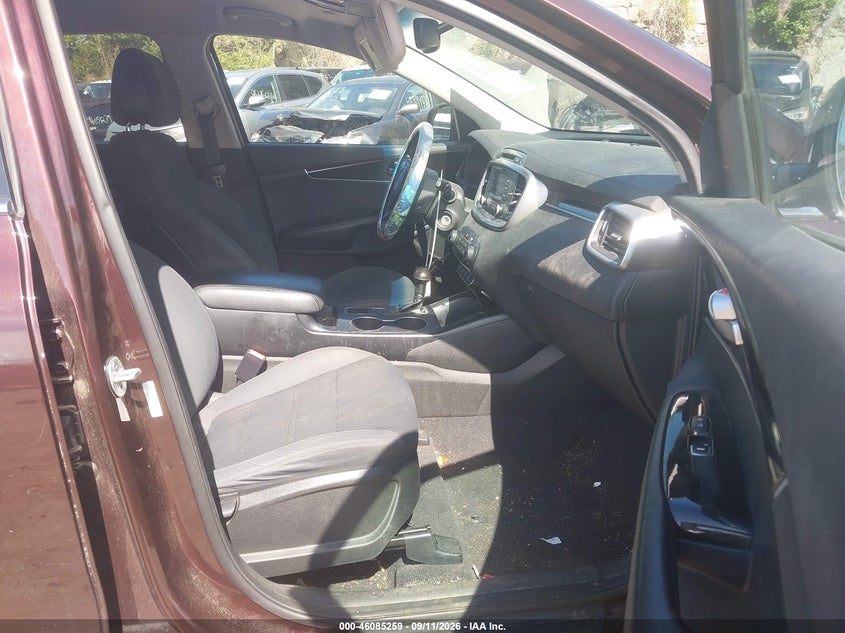 2016 KIA SORENTO auction photo 5