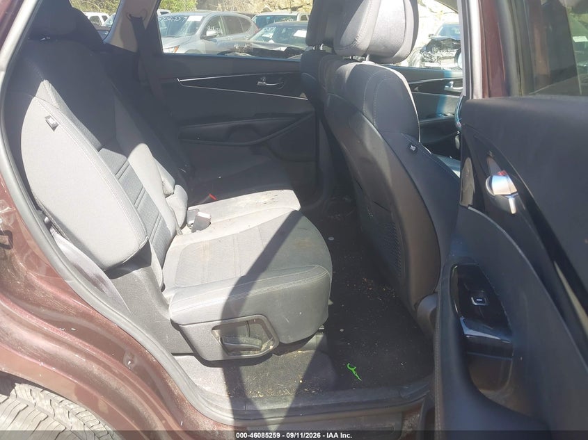 2016 KIA SORENTO auction photo 8