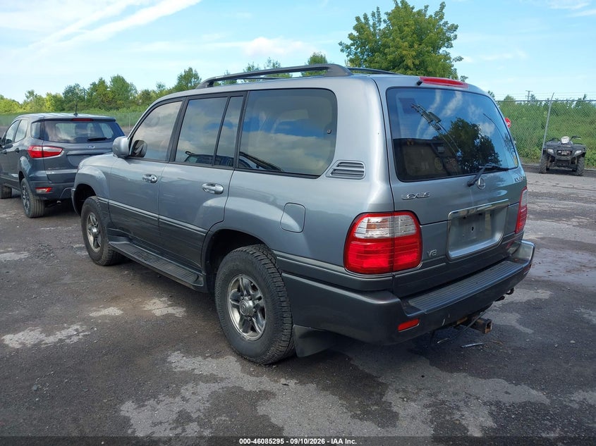 2001 LEXUS LX 470 auction photo 3