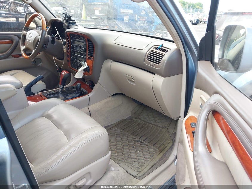 2001 LEXUS LX 470 auction photo 5
