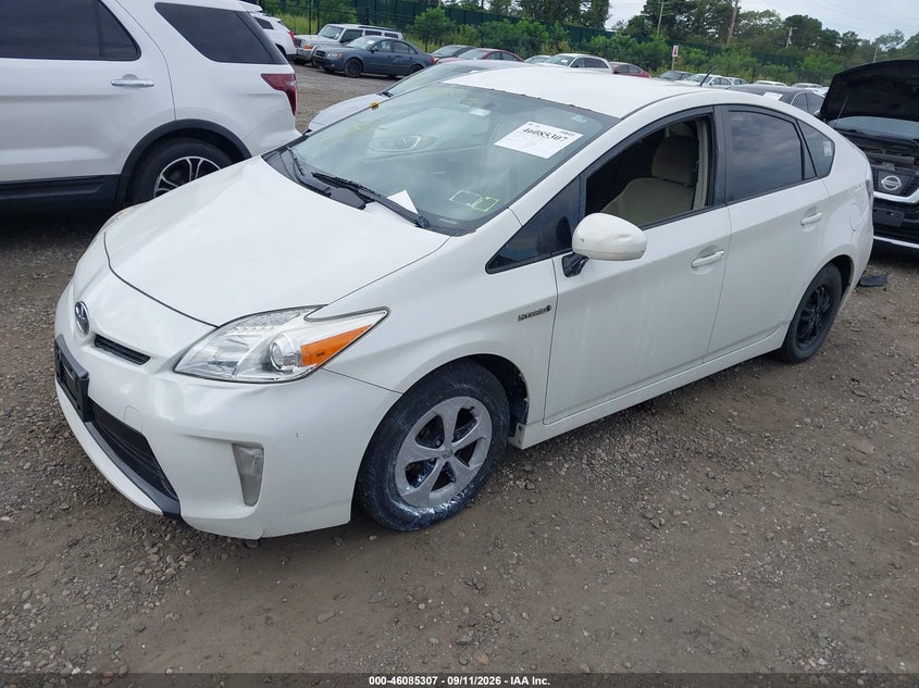 2014 TOYOTA PRIUS auction photo 2
