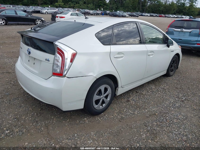 2014 TOYOTA PRIUS auction photo 4
