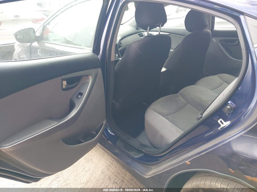 2013 HYUNDAI ELANTRA auction photo 8