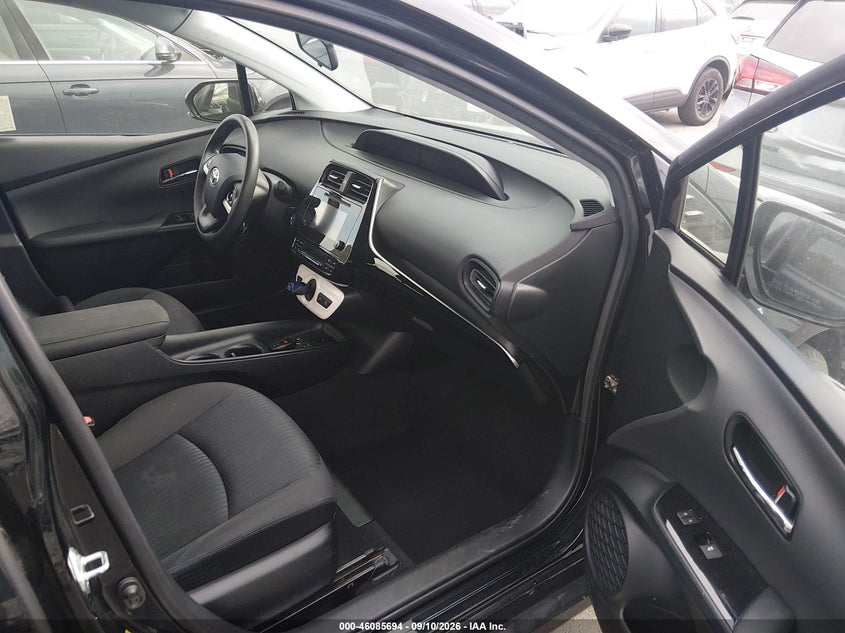 2016 TOYOTA PRIUS auction photo 5