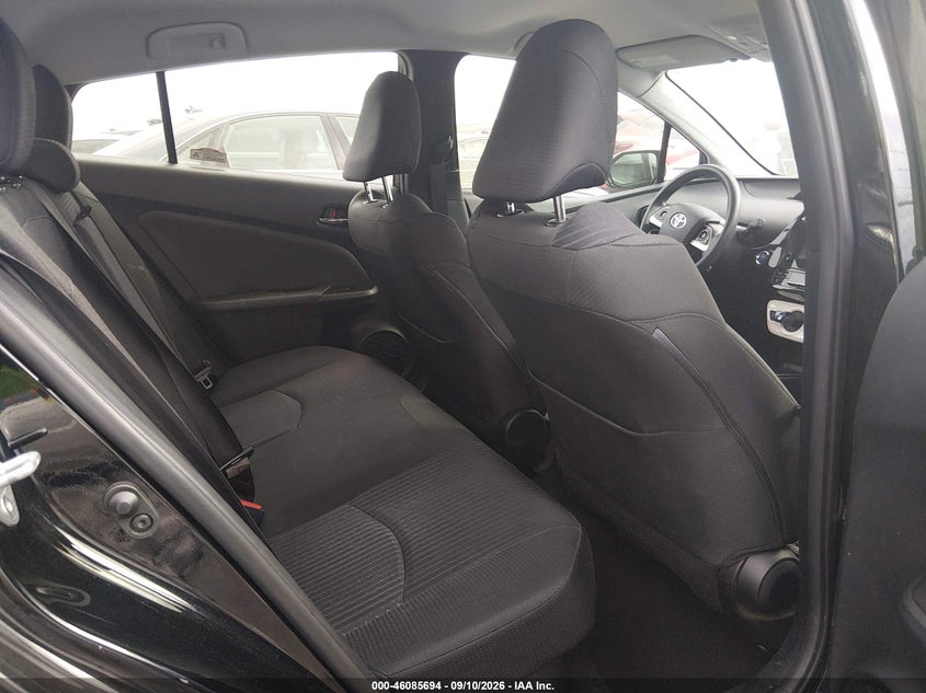 2016 TOYOTA PRIUS auction photo 8