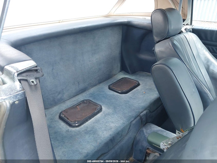 1988 MERCEDES-BENZ 560 auction photo 8