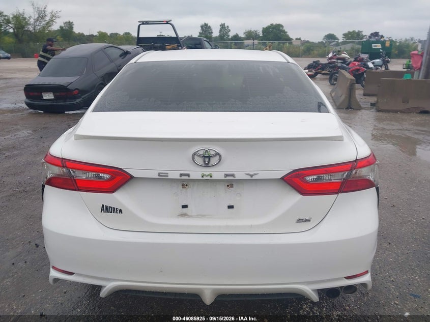 TOYOTA CAMRY - zdjęcie 16
