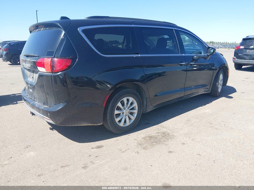 Vin: 2c4rc1fg0kr575085, lot: 46585579, chrysler pacifica touring plus 20194