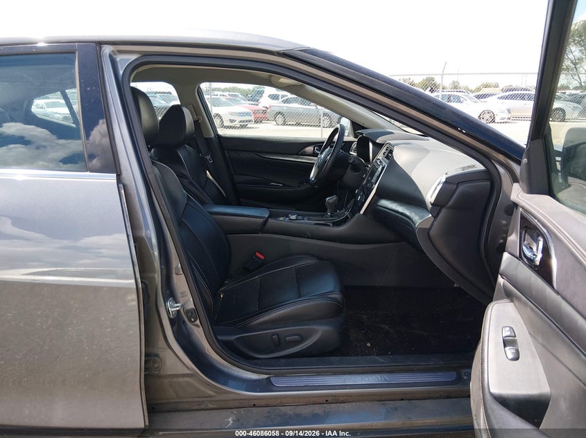 2019 NISSAN MAXIMA auction photo 5