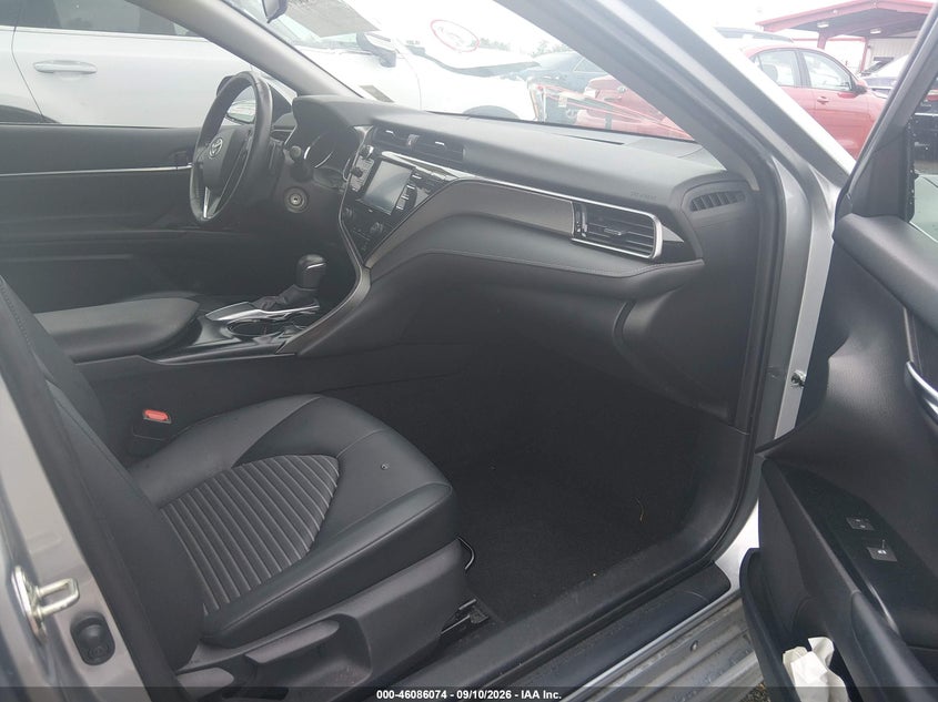 TOYOTA CAMRY - zdjęcie 5