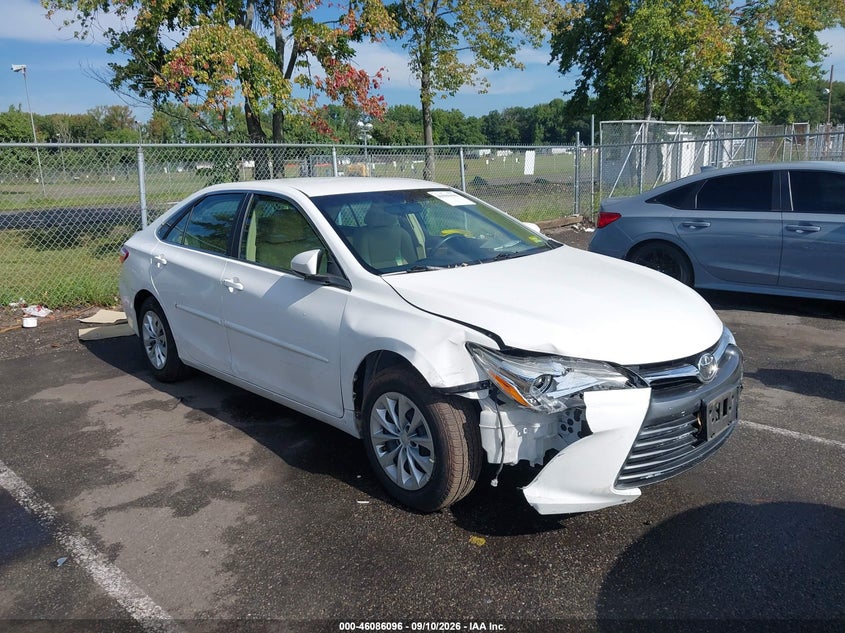 TOYOTA CAMRY - zdjęcie 1