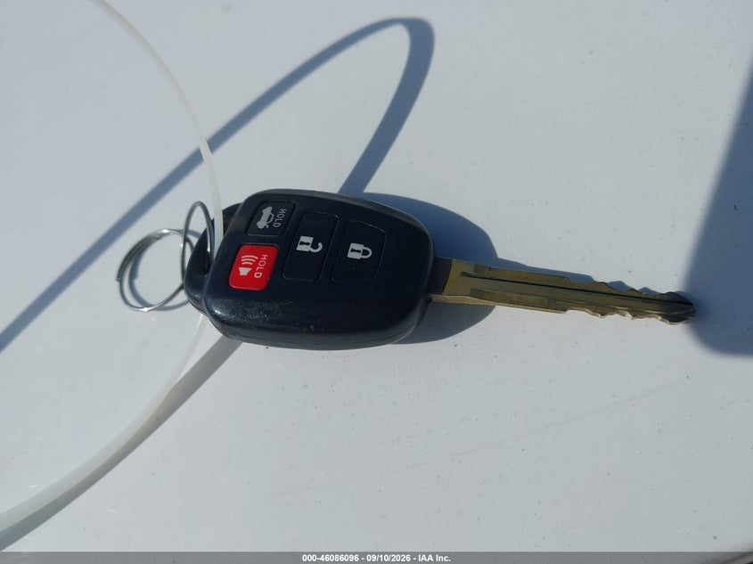 TOYOTA CAMRY - zdjęcie 11