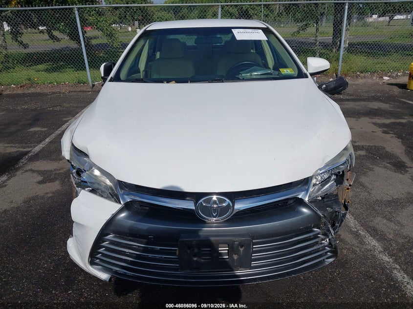 TOYOTA CAMRY - zdjęcie 12